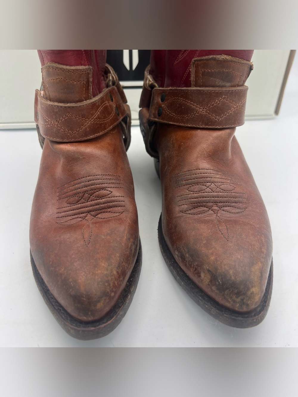 FRYE in Box FRYE Women's Billy Harness Western Boots Burgundy Multi Size 8M - Picture 8 of 14